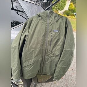 Patagonia Men’s Insulated Powder Town Jacket - barely worn